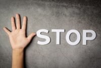 Hari Tanpa Kekerasan Internasional diperingati setiap tanggal 2 Oktober, tepatnya pada hari ulang tahun Mahatma Gandhi.