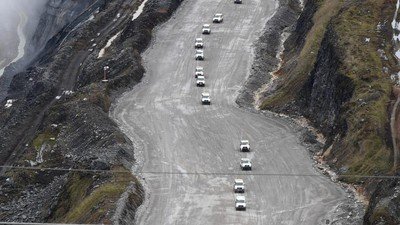 Foto. Kunjungan Presiden Joko Widodo meninjau Tambang Grasberg milik PT. Freeport Indonesia 