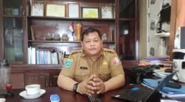 Plt Kepala Dinas Perkebunan Fakfak Widhi Asmoro Jati, ST. MT saat di temui wartawan jatim.tagarutama.com di ruang kerjanya (Dok. jatim.tagarutama.com)