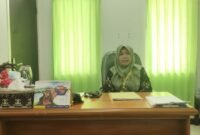 Direktur RSUD Fakfak dr. Karyani Kastella, M.Kes, Spa.Rad saat ditemui wartawan diruang kerjanya (Dok. jatim.tagarutama.com)