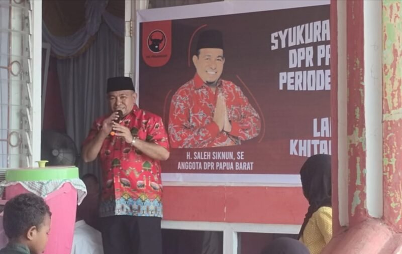acara syukuran atas pelantikan Haji Saleh Siknun sebagai anggota Dewan Perwakilan Rakyat (DPR) Papua Barat untuk periode 2024-2029. Acara ini berlangsung pada hari Sabtu, 5 Oktober 2024, di Posko Tikar Rasa, Jalan Warahmade, Kelurahan Danaweria. (Dok. jatim.tagarutama.com)