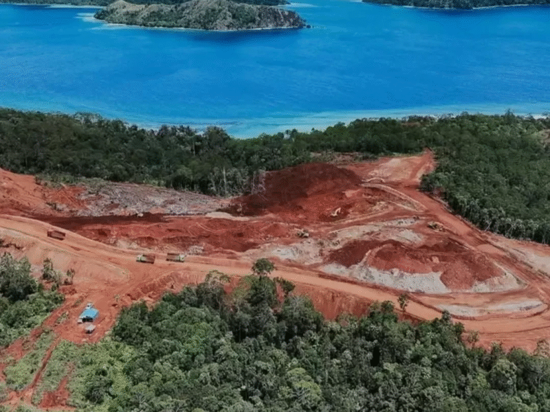Salah satu lokasi tambang di Raja Ampat yang dicabut iupnya.