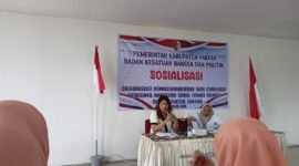 Kepala Bidang Ketahanan Ekososbud, Agama dan Ormas, Lenny J. Thie, S.STP, menegaskan pentingnya pelaporan dan pertanggungjawaban organisasi kemasyarakatan (Ormas) dalam kegiatan sosialisasi dan evaluasi bantuan hibah ormas, yang berlangsung di Aula Hotel Fakfak, Rabu (30/7/2025).