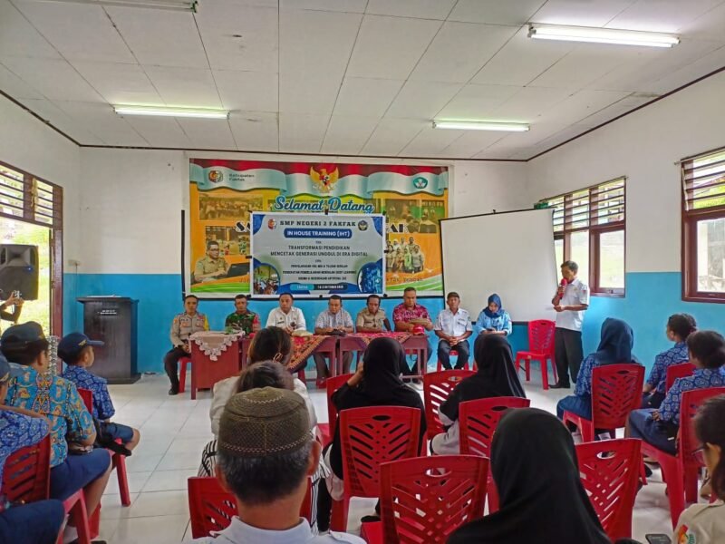 Foto. Pelaksanaan Launching MBG di wilayah Distrik Fakfak Tengah oleh SPPG Yayasan Tikar Rasa di SMP Negeri 2 Fakfak.