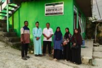 Relawan Rumah Zakat Fakfak saat mengunjungi Pondok Pesantren Hidayatullah Fakfak.