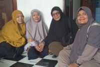 RKI Fakfak melakukan kunjungan kemanusiaan kepada korban kebakaran, ibu Wa Jahiya dan Ibu Tuti, di Jalan Dr. Soetoyo Fakfak Utara.