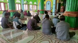 Kajian Tatsqif Spesial Ramadhan di Masjid Al-Hilal Wagom Gunung menghadirkan ustadz Azis sebagai Penceramah.