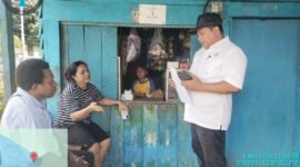 Kepala Dinas Perkebunan Kabupaten Fakfak, Widhi Asmoro Jati, ST, MT sedang inspeksi mendadak (sidak) terhadap aktivitas pembelian pala di sejumlah kampung di kawasan Kayauni-Teluk.